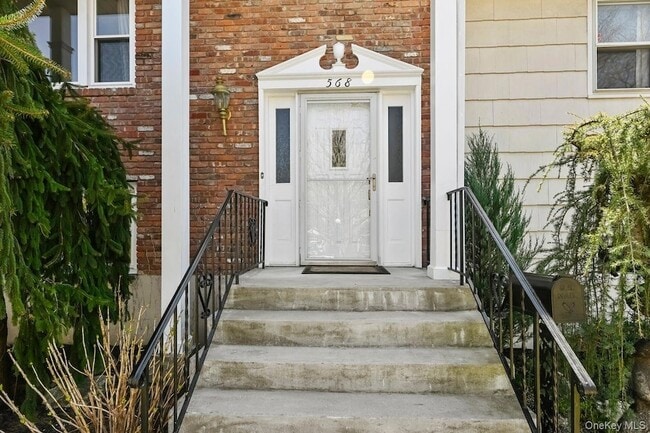 Building Photo - 568 Manville Rd