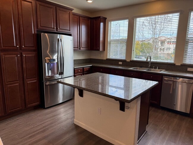 Building Photo - San Jose Comfort, Convenience and Location