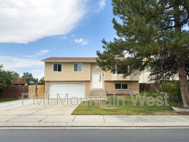 Building Photo - 4982 Aspen Shadow Ct