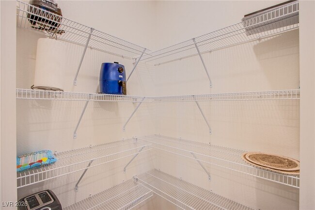 Building Photo - 9858 W Meranto Ave