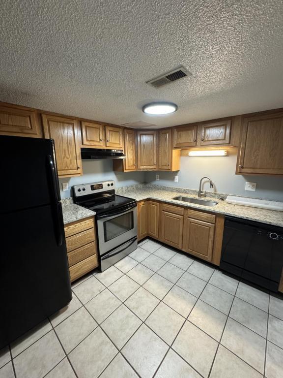 Building Photo - 11 Johnny Appleseed Ct