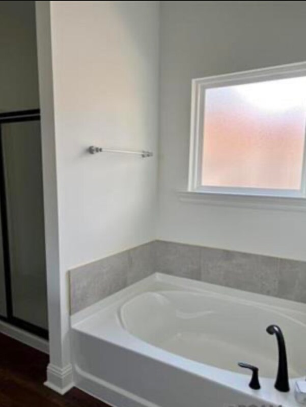 Building Photo - 14071 Woodland Ridge Ave