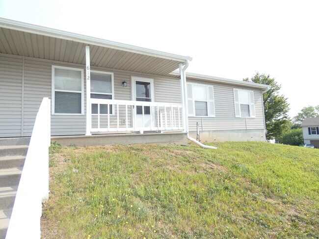 Primary Photo - Beautiful Duplex in Gladstone, MO