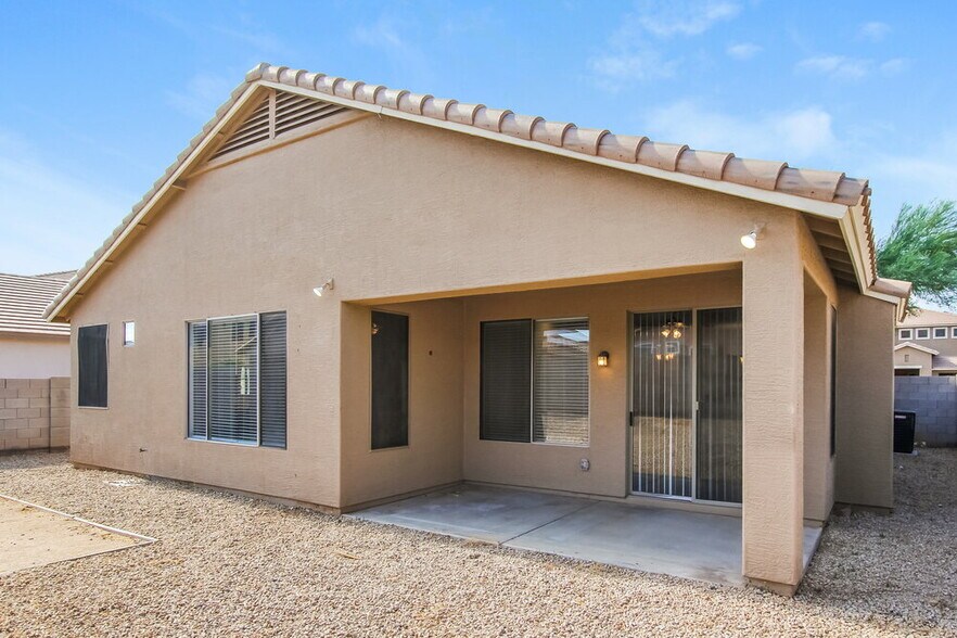 Building Photo - 15248 W Port Royale Ln