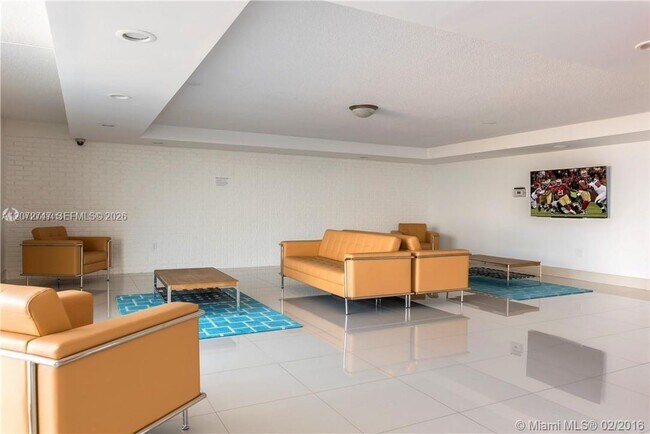 Building Photo - 345 Ocean Dr