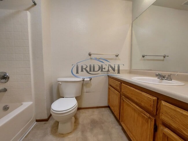 Building Photo - Small pet friendly duplex with front yard landscaping included