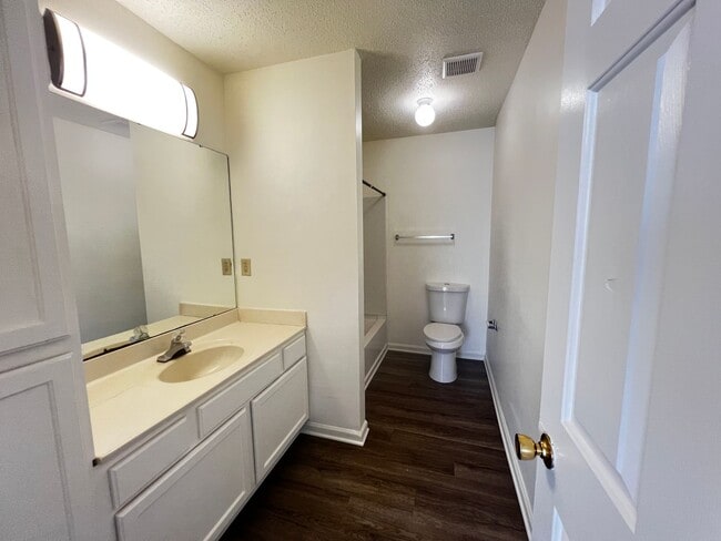 Building Photo - Now Available, Two Bedroom Condo at Club Villas in Little River. Community Pool!