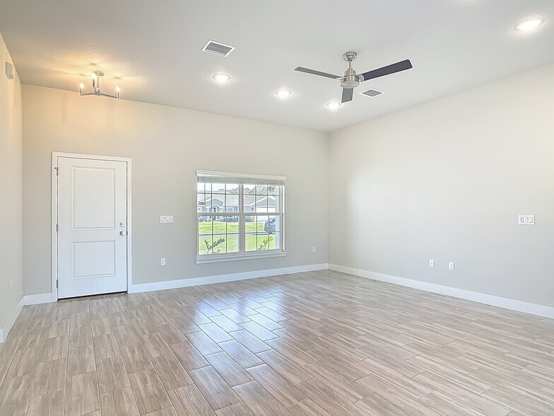 Building Photo - 60 Ballenger Ln