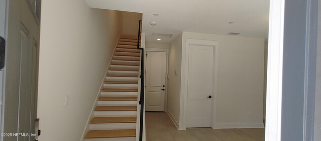 Building Photo - 1614 Bridgeton Dr