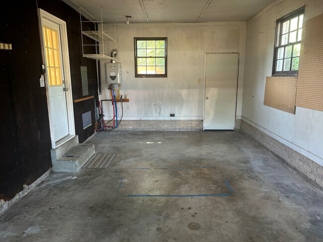 Building Photo - 1015 Walters Ln