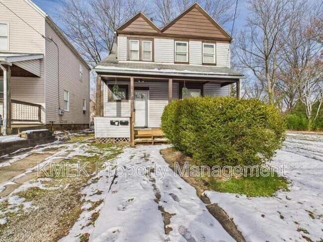 Primary Photo - 635 Hazel St