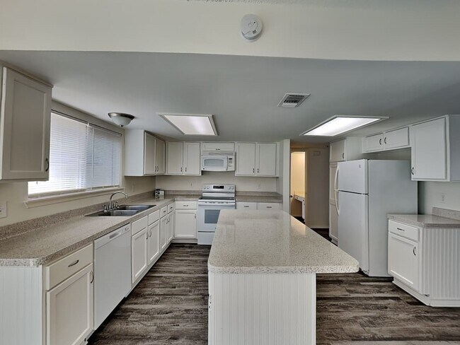 Building Photo - 17019 Artwood Ln