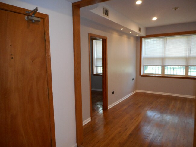 Building Photo - 4618 W Jackson Blvd