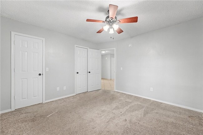 Building Photo - 3403 SW Victoria Pl