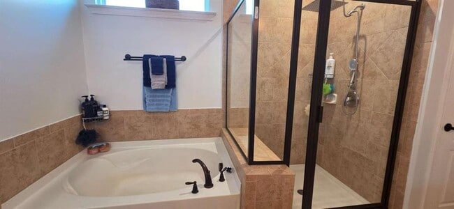 Building Photo - 409 Golden Rod Ct