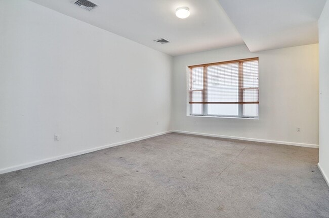 Building Photo - 941 JFK Blvd E