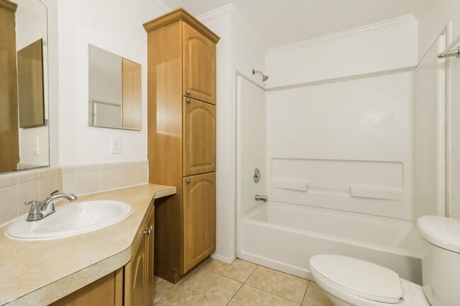 Building Photo - 7647 Navigator Ct