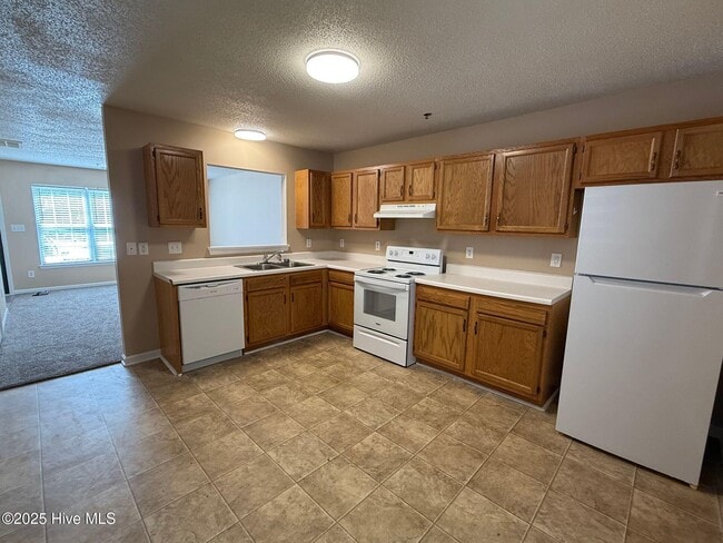 Building Photo - 364 Bracken Pl