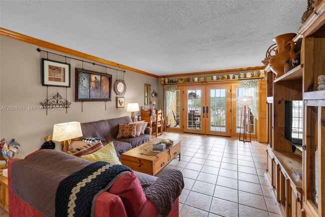 Building Photo - 3050 NE 48th Ct