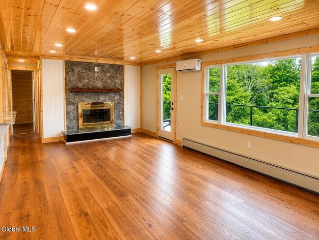 Building Photo - 871 Trout Lake Rd