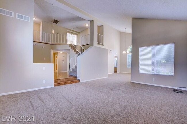 Building Photo - Ready for a BIG house - for little rent in the Heart of GREEN VALLEY.