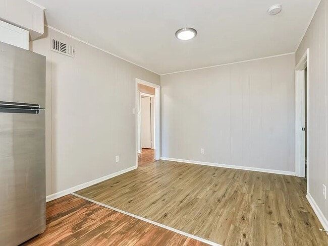 Building Photo - 5001 Gum Springs Rd