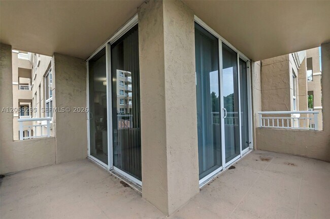 Building Photo - 19501 W Country Club Dr
