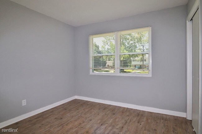 Building Photo - 3 br, 1 bath House - 6051 Park St