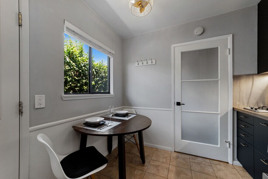 Building Photo - 4759 Baylor Dr