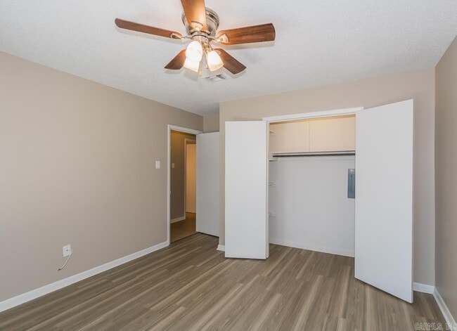 Building Photo - 1576 Skyline Dr