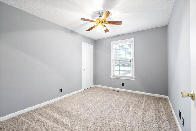 Building Photo - 3 Bedroom Home for Rent in St. B!