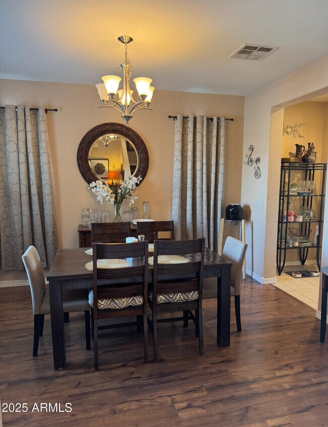 Building Photo - 40571 W Park Hill Dr