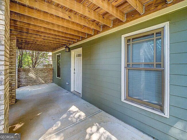 Building Photo - 3530 Glenwood Rd