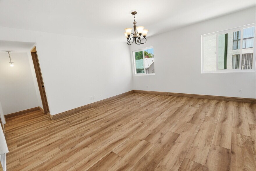 Building Photo - 14332 Dickens St