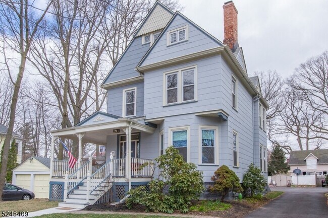 Building Photo - 121 Midland Ave