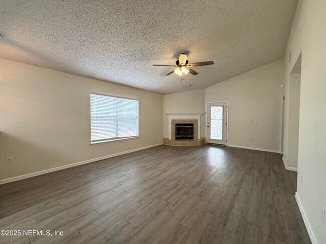 Building Photo - 1613 Teaberry Dr