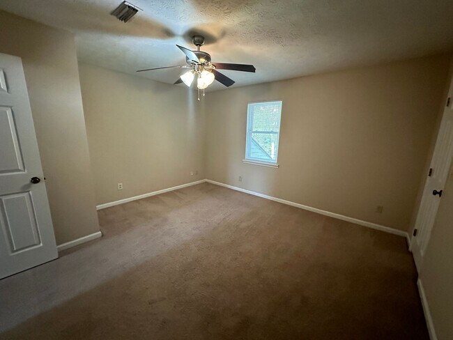 Building Photo - 5807 Woodgate Cir