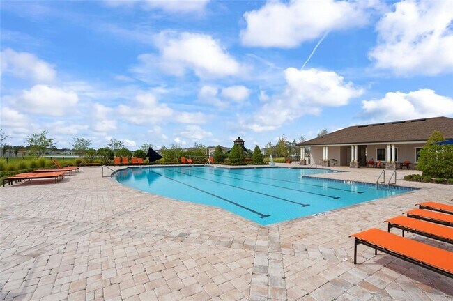 Building Photo - 16847 Delia St