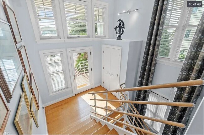 Building Photo - 31 Bay Front Pl