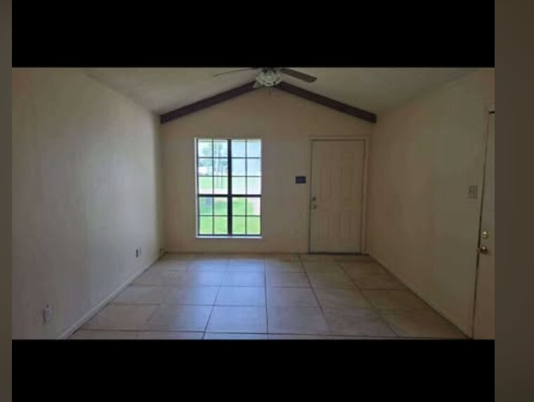 Building Photo - 143 S Gosnell St