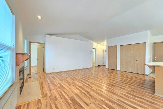 Building Photo - Lovely 3 Bedroom Marysville Rambler -  Pet Friendly - 1/2 off 1st Months Rent!