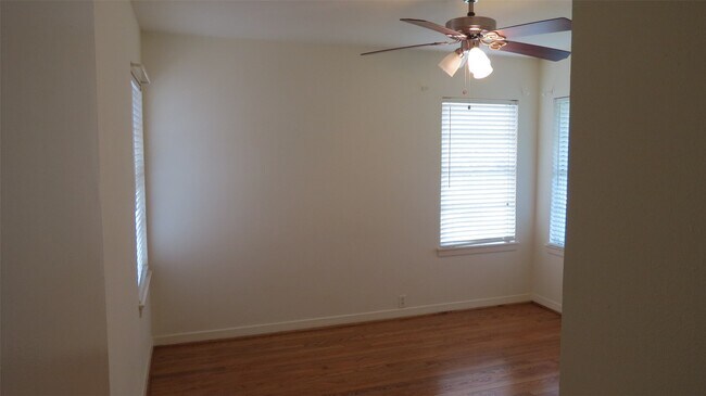 Building Photo - 2814 Chiswell St