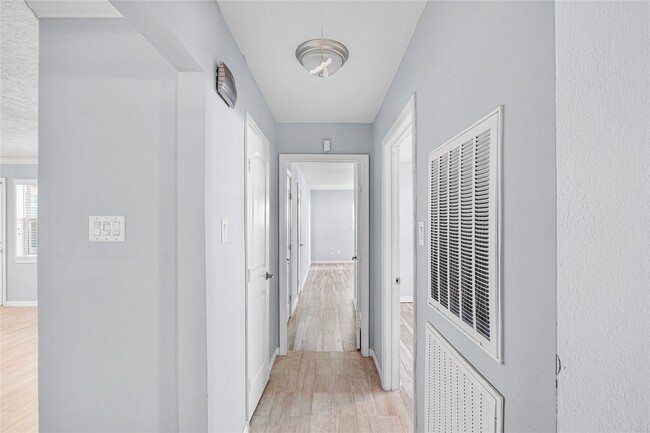 Building Photo - 6002 McKnight St