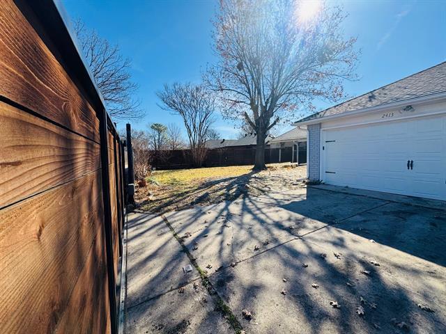 Building Photo - 2413 University Dr