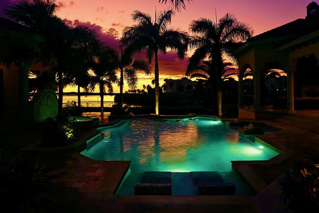 Building Photo - 1363 Oceanview Dr