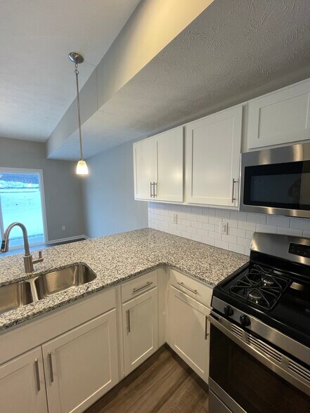 Building Photo - 3470 Magnolia Ln