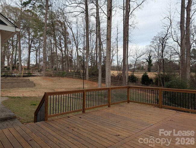 Building Photo - 1013 Muirfield Dr