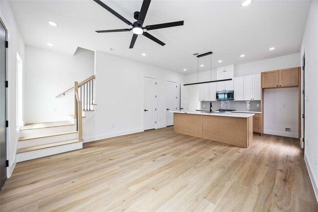 Building Photo - 4337 Clover St