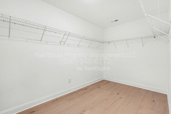 Building Photo - 4611 Tulle Dr