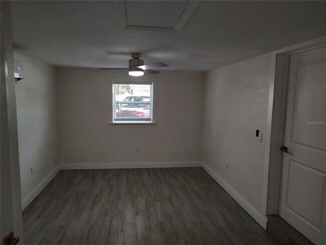 Building Photo - 301 Mystic Lake Dr N